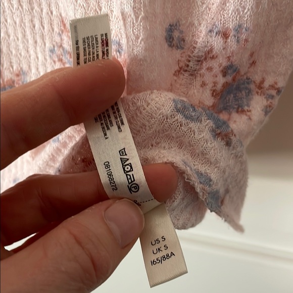 Prettiest! Feminine, floral, Free People, lightweight thermal Henley top S 💖 - Picture 4 of 6